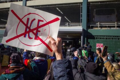 Protesters Block Suspected ICE Raid in Manhattan, Arrests Made